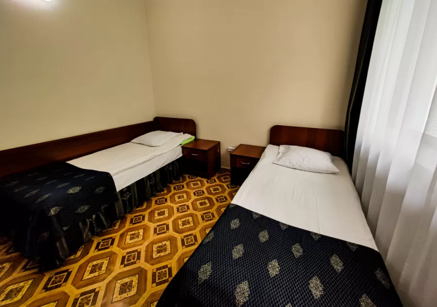 Двухместный 1-комнатный номер 3 категории в 3 корпусе санатория «Анджиевского» в г. Ессентуки - фотография