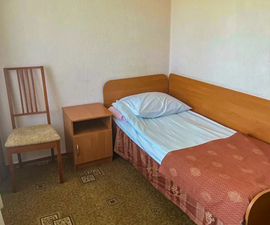Одноместный номер 3 категории в 3 корпусе в санатории имени Анджиевского в городе Ессентуки - фотография