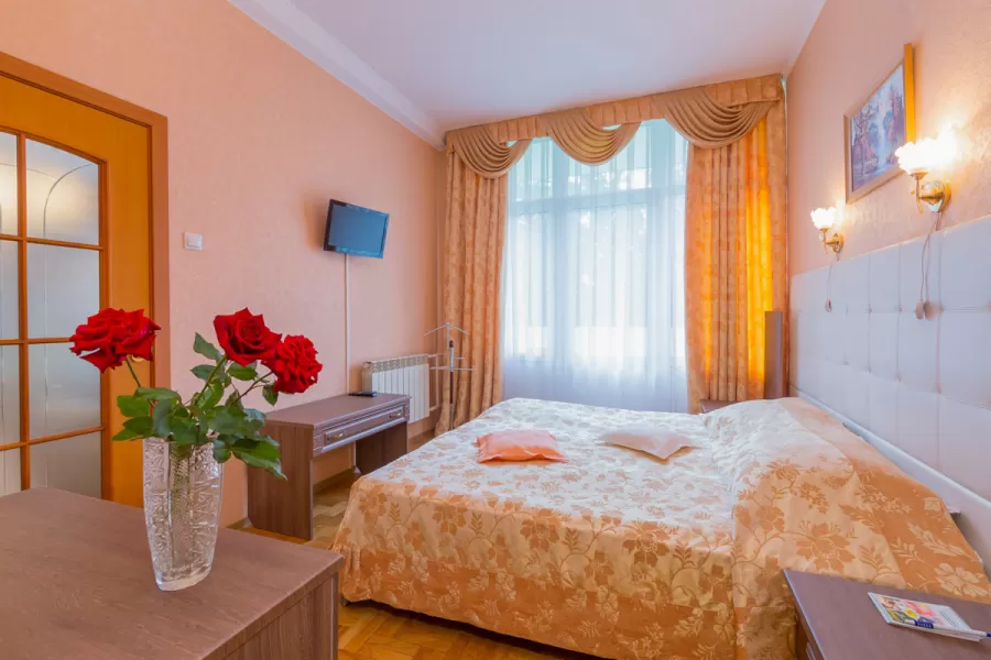 Апартамент трехкомнатный в 1 корпусе в санатории имени Анджиевского в городе Ессентуки - фотография