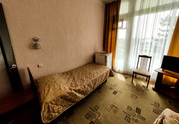 Двухместный номер 2 категории в 3 корпусе санатория «Анджиевского» в г. Ессентуки - фотография