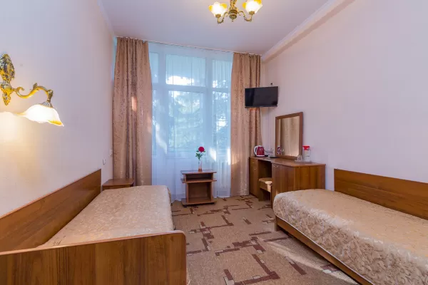 Двухместный номер 1 категории в 1 корпусе в санатории имени Анджиевского в городе Ессентуки - фотография