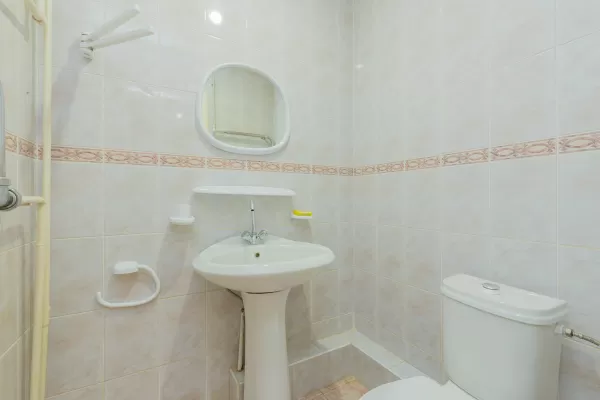 Двухместный двухкомнатный номер 1 категории в 1 корпусе в санатории имени Анджиевского в городе Ессентуки - фотография