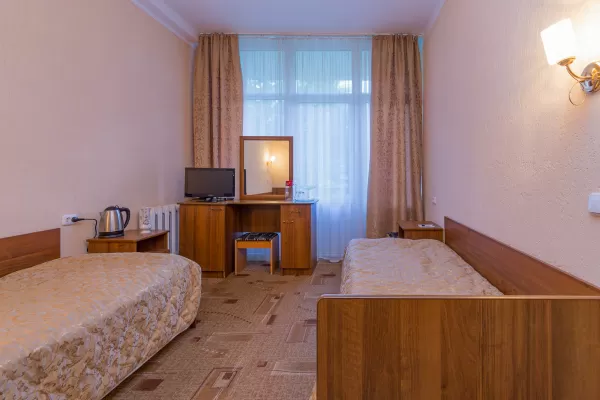 Двухместный номер 2 категории в 1 корпусе в санатории имени Анджиевского в городе Ессентуки - фотография