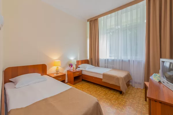 Двухместный номер 2 категории в 3 корпусе в санатории имени Анджиевского в городе Ессентуки - фотография