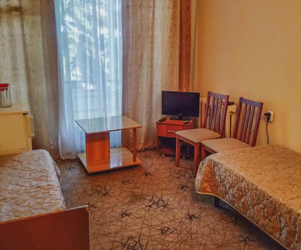 Двухместный номер 3 категории в 1 корпусе в санатории имени Анджиевского в городе Ессентуки - фотография