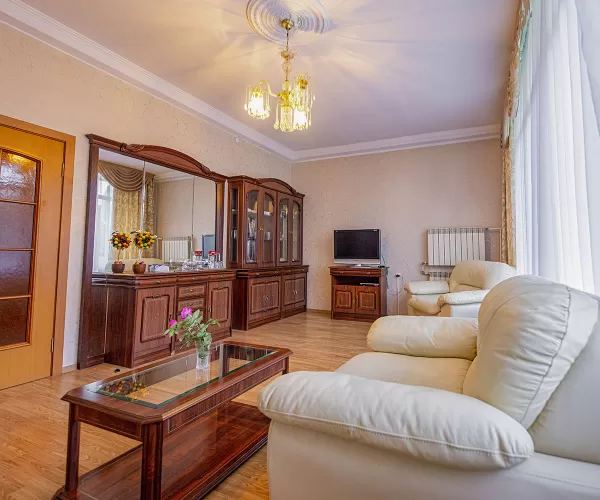 Апартамент трехкомнатный в 1 корпусе в санатории имени Анджиевского в городе Ессентуки - фотография