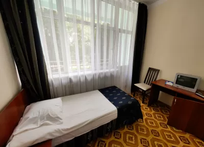 Двухместный 1-комнатный номер 3 категории в 3 корпусе санатория «Анджиевского» в г. Ессентуки - фотография