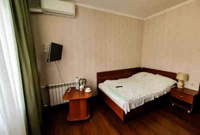 Одноместный номер 1 категории улучшенный в 1 корпусе санатория «Анджиевского» в г. Ессентуки - фотография