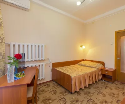 Одноместный номер 1 категории в 1 корпусе в санатории имени Анджиевского в городе Ессентуки - фотография