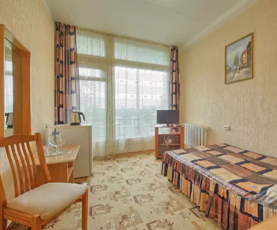 Одноместный номер 1 категории в 1 корпусе в санатории имени Анджиевского в городе Ессентуки - фотография