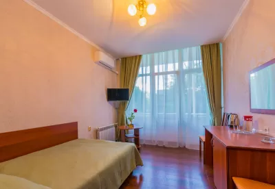 Одноместный номер 1 категории улучшенный в 1 корпусе в санатории имени Анджиевского в городе Ессентуки - фотография