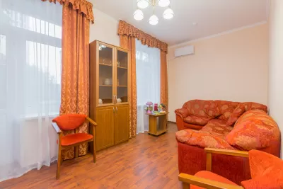 Двухместный двухкомнатный номер 1 категории во 2 корпусе в санатории имени Анджиевского в городе Ессентуки - фотография