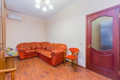 Двухместный двухкомнатный номер 1 категории во 2 корпусе в санатории имени Анджиевского в городе Ессентуки - фотография