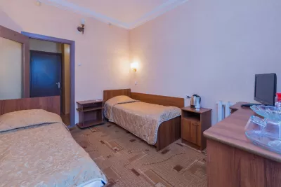 Двухместный номер 2 категории в 1 корпусе в санатории имени Анджиевского в городе Ессентуки - фотография