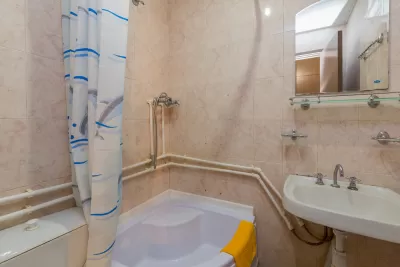 Двухместный номер 2 категории в 1 корпусе в санатории имени Анджиевского в городе Ессентуки - фотография