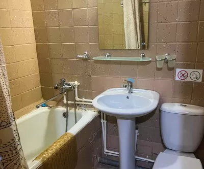 Двухместный номер 3 категории в 1 корпусе в санатории имени Анджиевского в городе Ессентуки - фотография