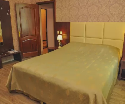 Двухкомнатный люкс в корпусе Вилла Герман в санатории имени Анджиевского в городе Ессентуки - фотография