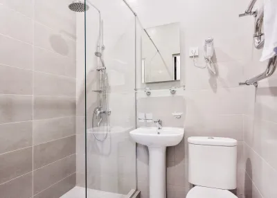 Номер «Комфорт» 2-местный 1-комнатный 1 категории в 3 корпусе санатория «им.Анджиквского» в г. Ессентуки - фотография